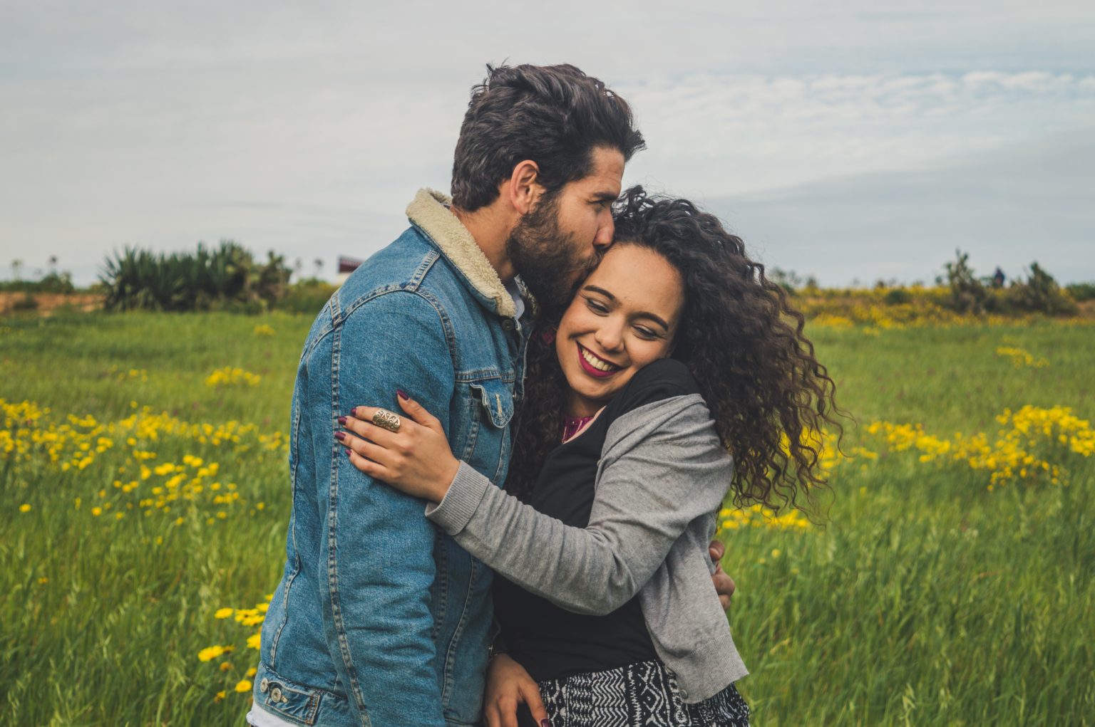 Les signes d'un amour naissant chez un homme : comment savoir si votre